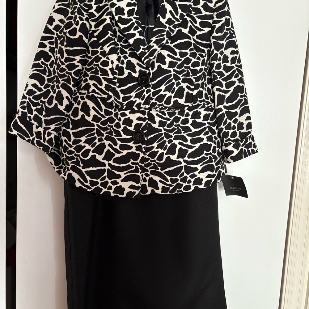 Liz Claiborne. New Black and White Animal Print Skirt Set